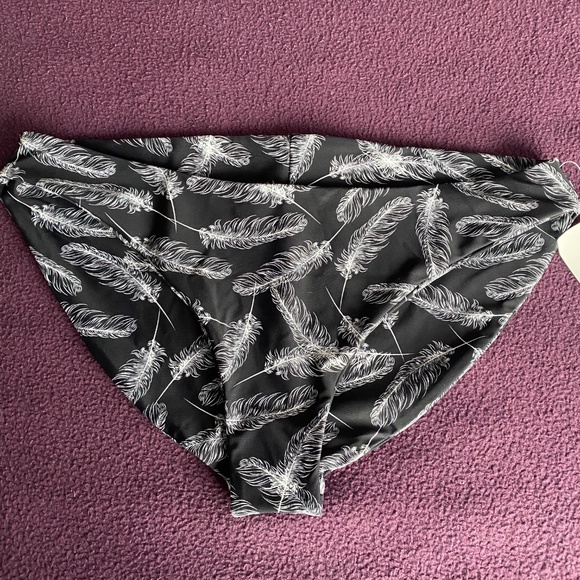 Fused Hawaii “Find Your Wings” Hapuna bikini bottom large - Picture 4 of 9